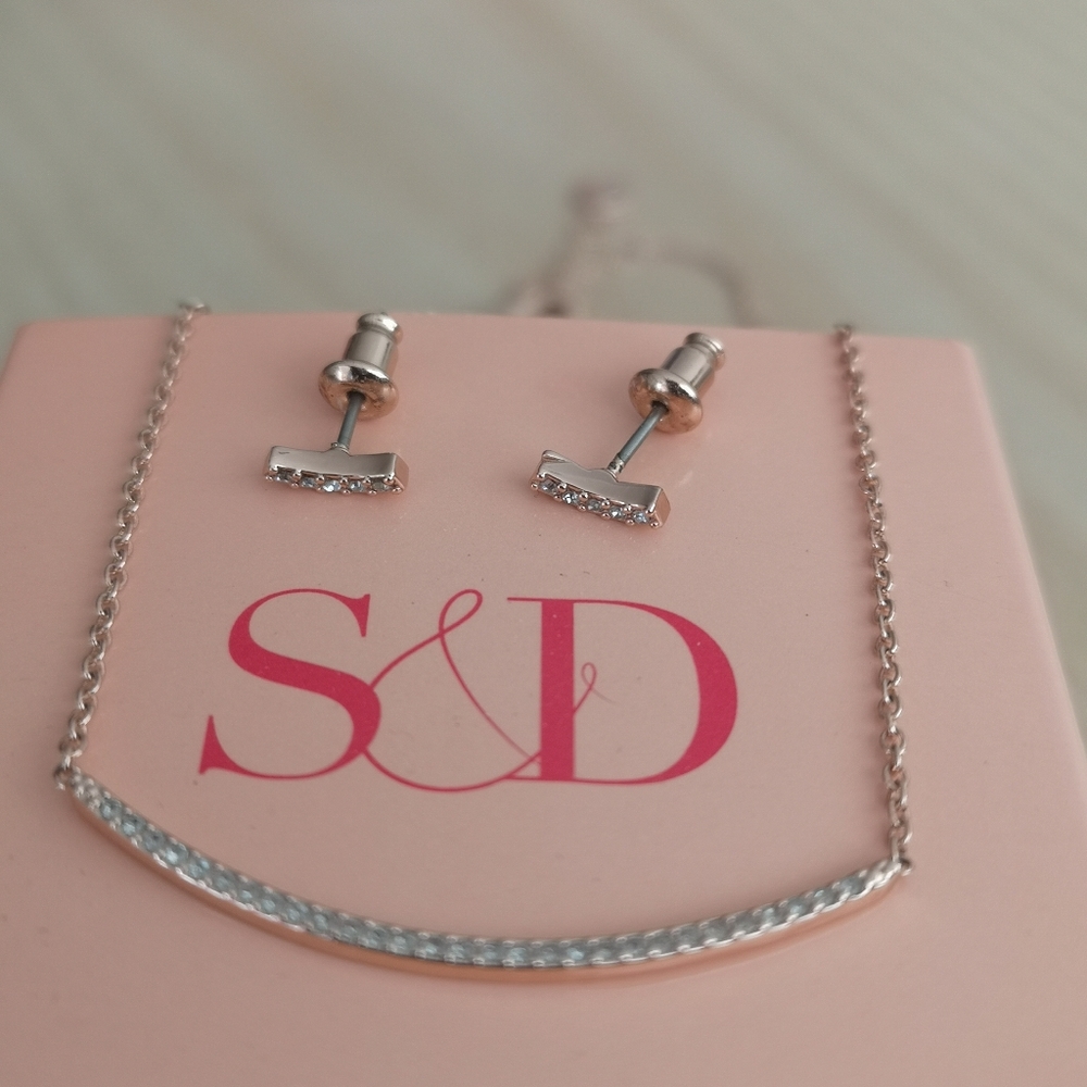 Stella & Dot rose gold necklace & earrings